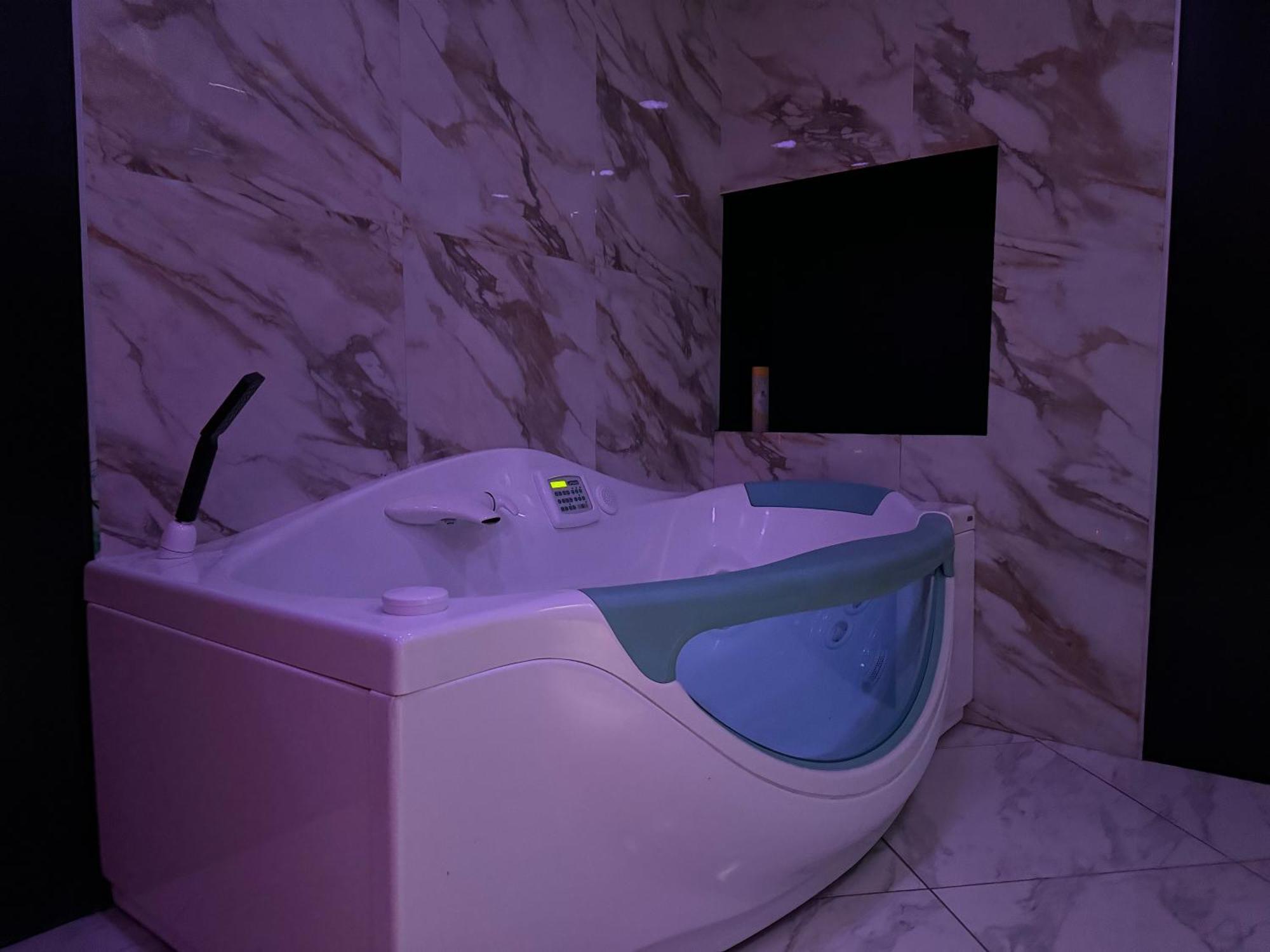 Maison Appartement Triplex Avec Jacuzzi Et Sauna Saint-Etienne  Kültér fotó
