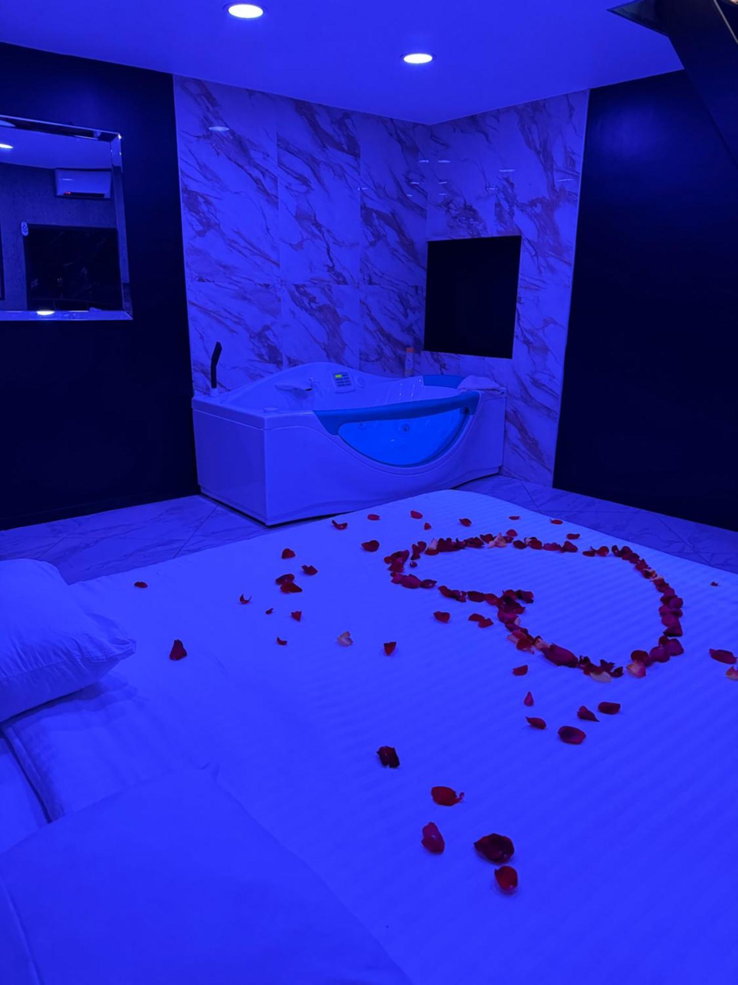 Maison Appartement Triplex Avec Jacuzzi Et Sauna Saint-Etienne  Kültér fotó