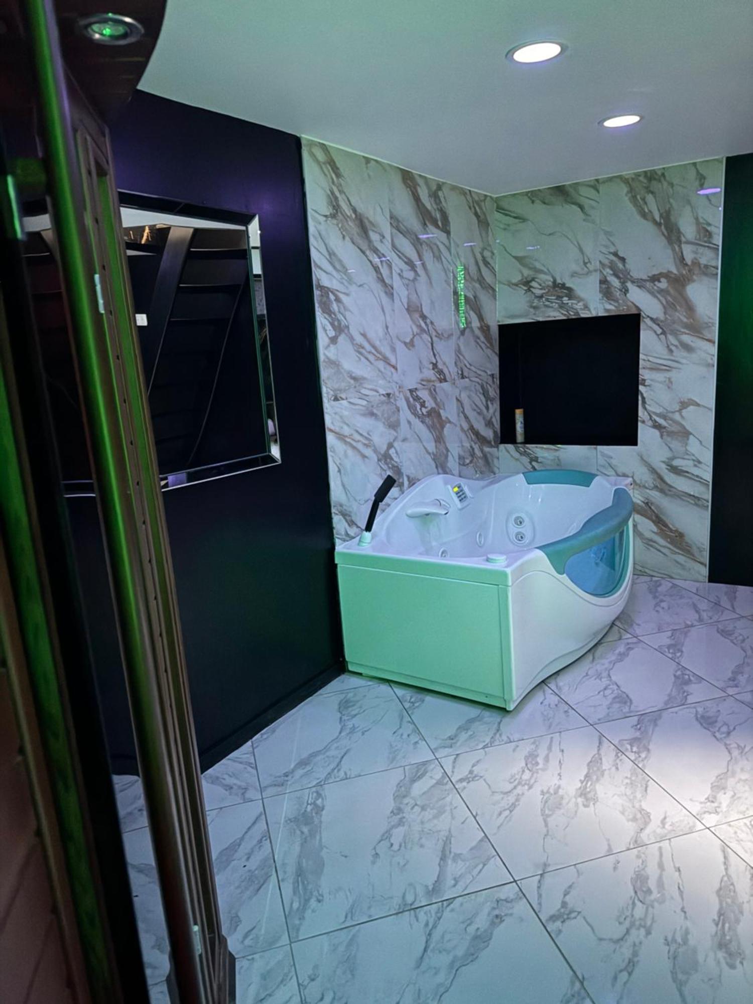 Maison Appartement Triplex Avec Jacuzzi Et Sauna Saint-Etienne  Kültér fotó